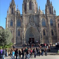 CEA Study Abroad Students in Barcelona, Spain