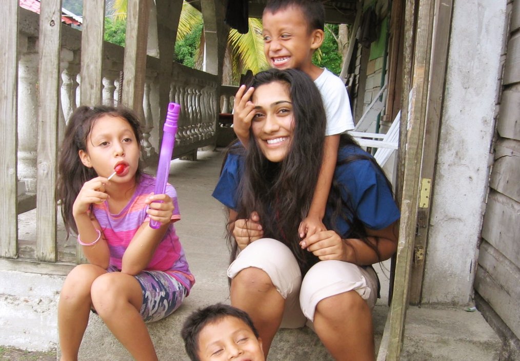 Volunteer Abroad Scholarships & Grants to Apply For Now